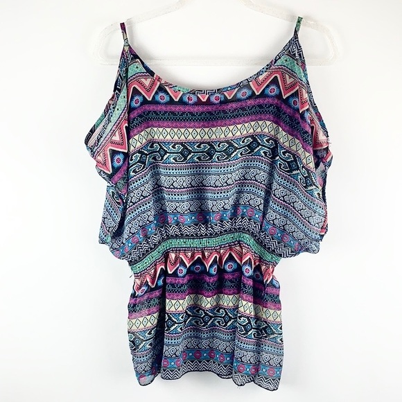 LOVE COUTURE | Aztec Keyhole Sleeves Sheet Blouse - Picture 3 of 7